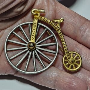 Vintage JJ Jonette Silver & Gold Tone Bicycle Spinning Wheel Articulated Pin